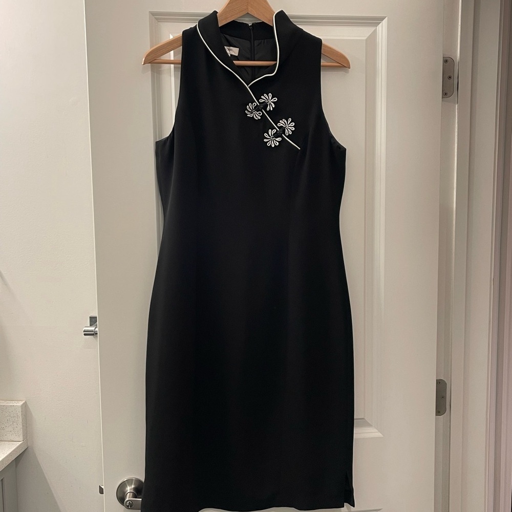 Evan Picone Black Dress with White Floral Detail